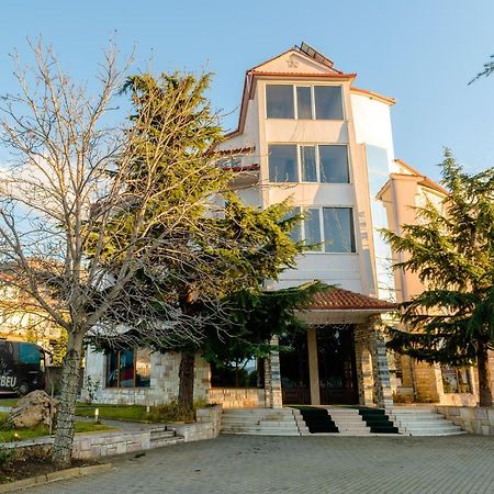 Hotel George Корча Екстериор снимка