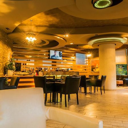 Hotel George Корча Екстериор снимка