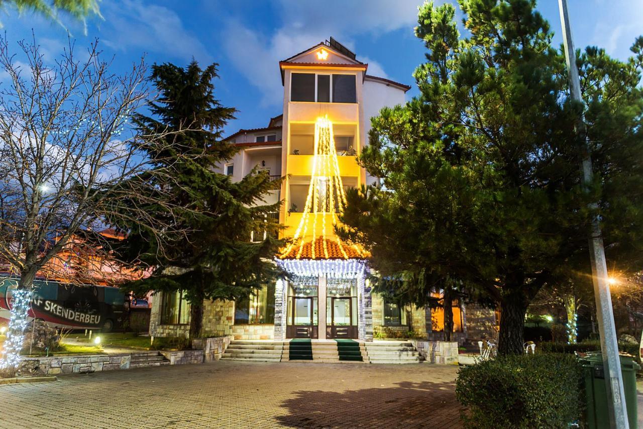 Hotel George Корча Екстериор снимка
