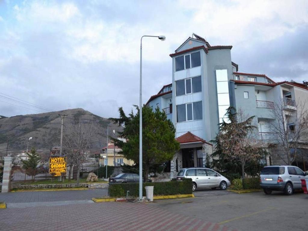 Hotel George Корча Екстериор снимка