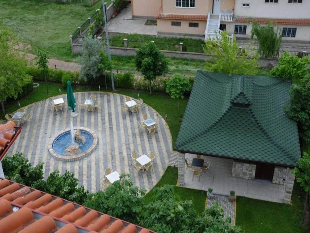 Hotel George Корча Екстериор снимка