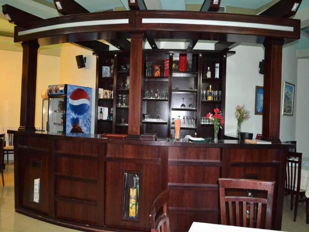 Hotel George Корча Екстериор снимка
