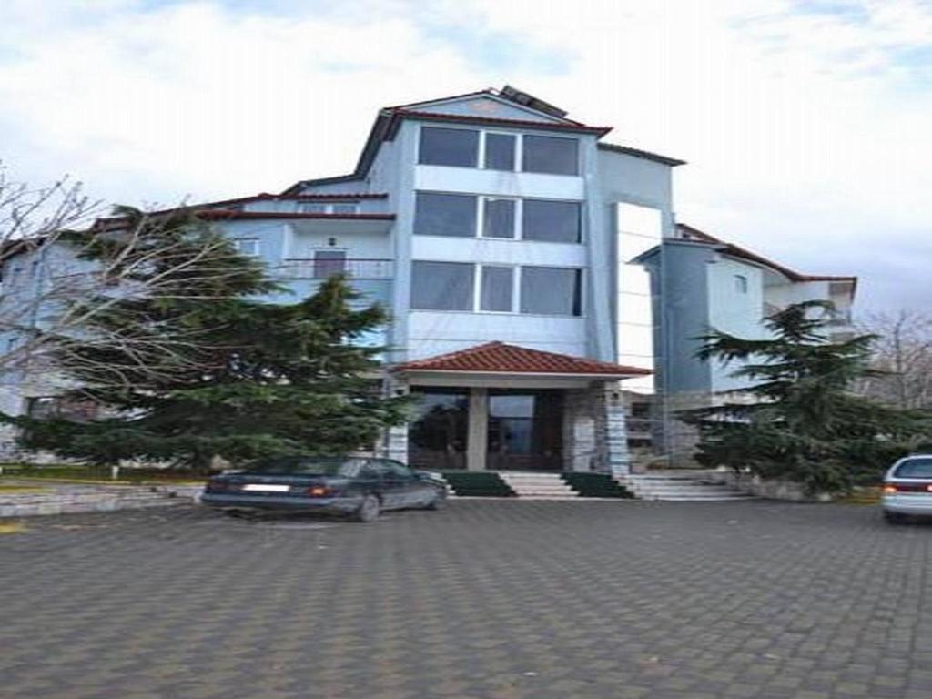 Hotel George Корча Екстериор снимка